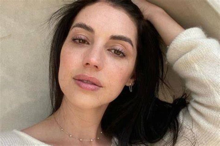Adelaide Kane Net Worth