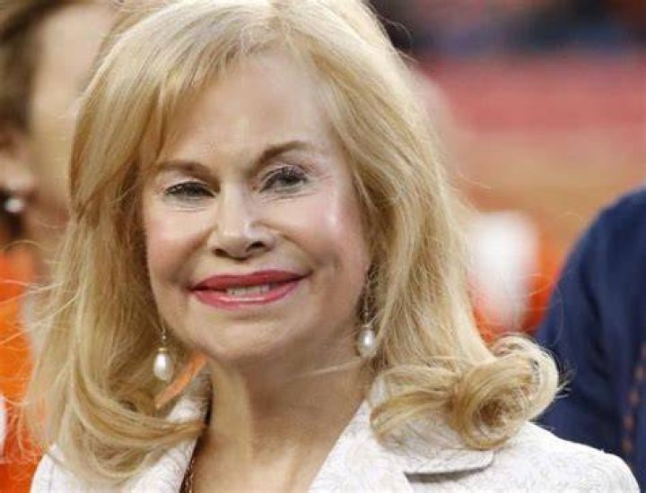 Annabel Bowlen Biography