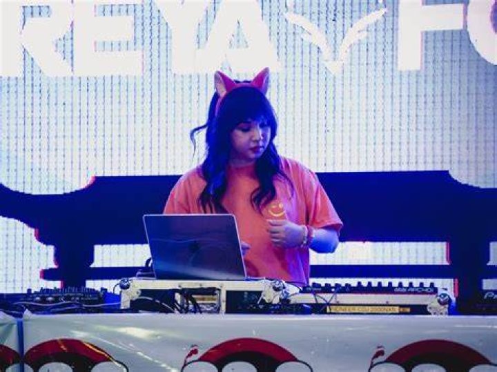 DJ Freya Fox DJ Freya Fox