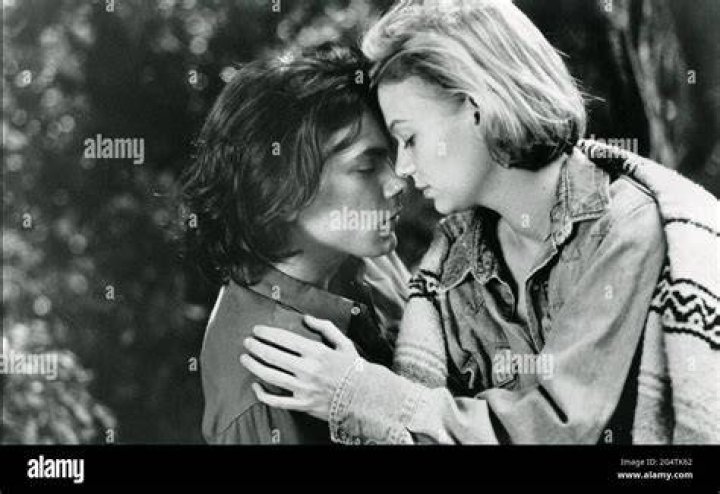 Samantha Mathis